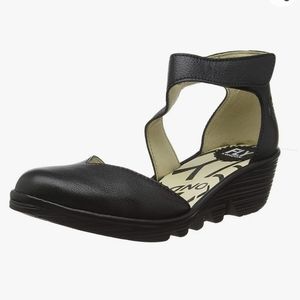 Fly London Piat Black Leather Wedge Sandal 37